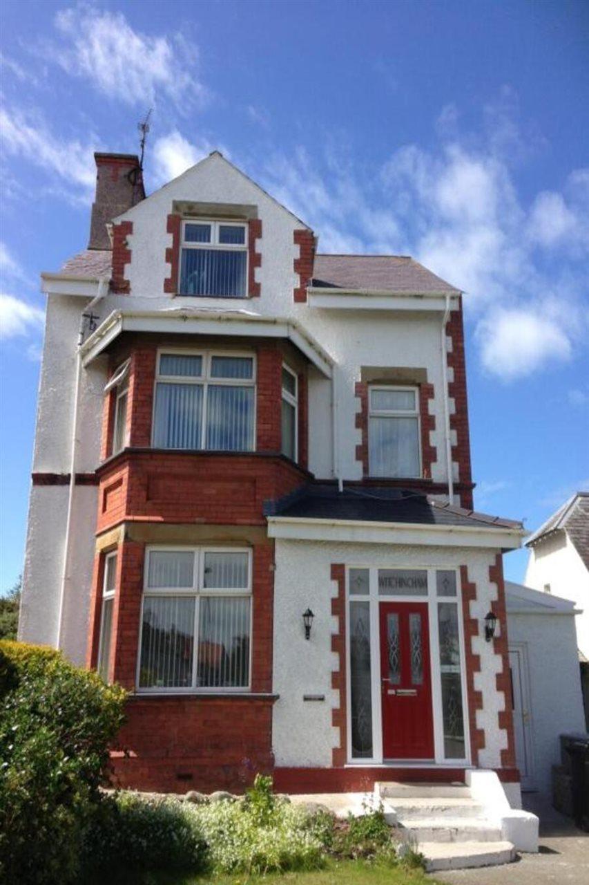 Witchingham B&B Holyhead Eksteriør billede