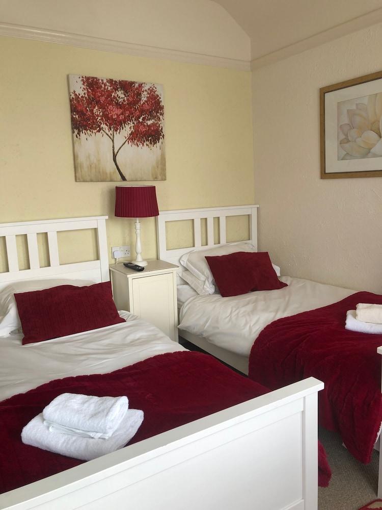 Witchingham B&B Holyhead Eksteriør billede