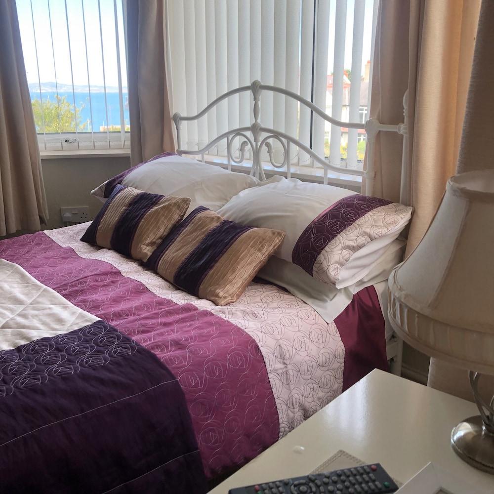 Witchingham B&B Holyhead Eksteriør billede