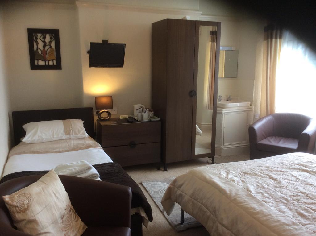 Witchingham B&B Holyhead Eksteriør billede
