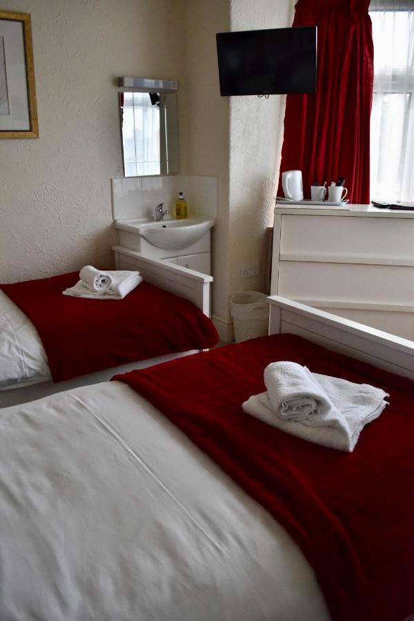 Witchingham B&B Holyhead Eksteriør billede
