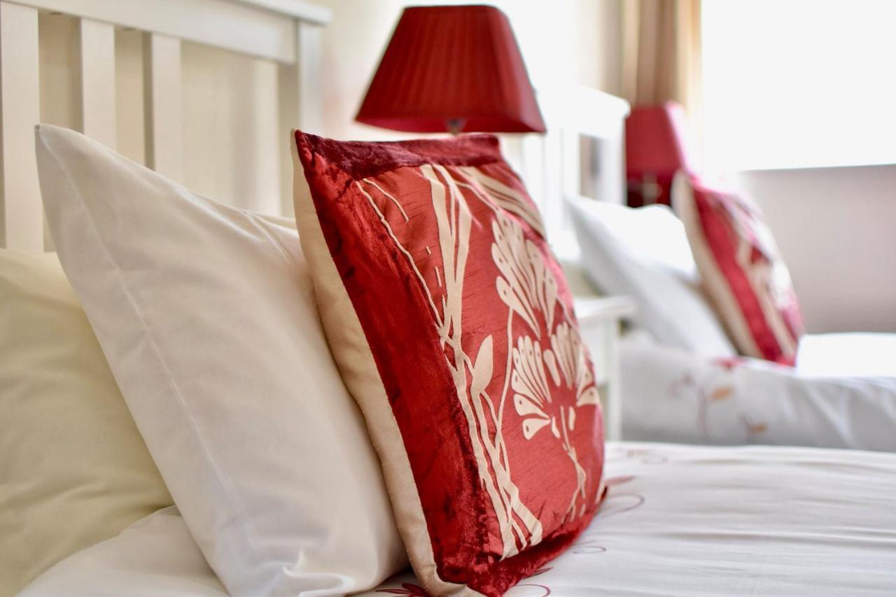 Witchingham B&B Holyhead Eksteriør billede